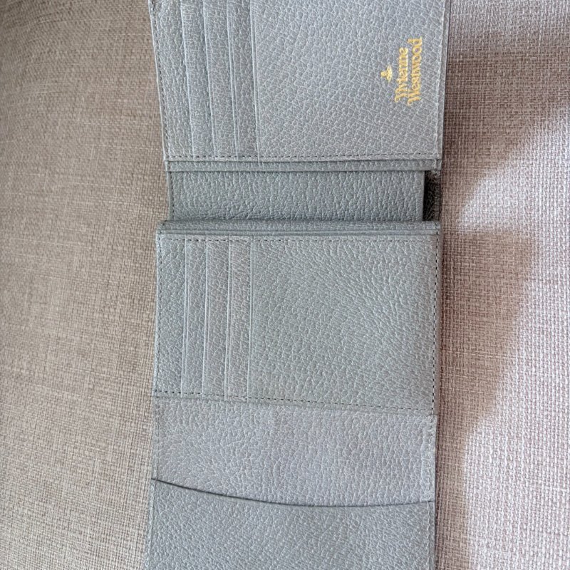 Vivenne Westwood 已絕版淺灰藍 口金中短夾-1