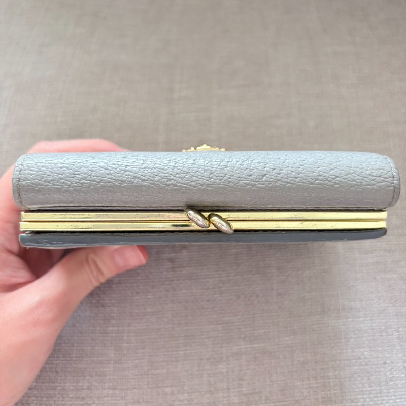 Vivenne Westwood 已絕版淺灰藍 口金中短夾-13