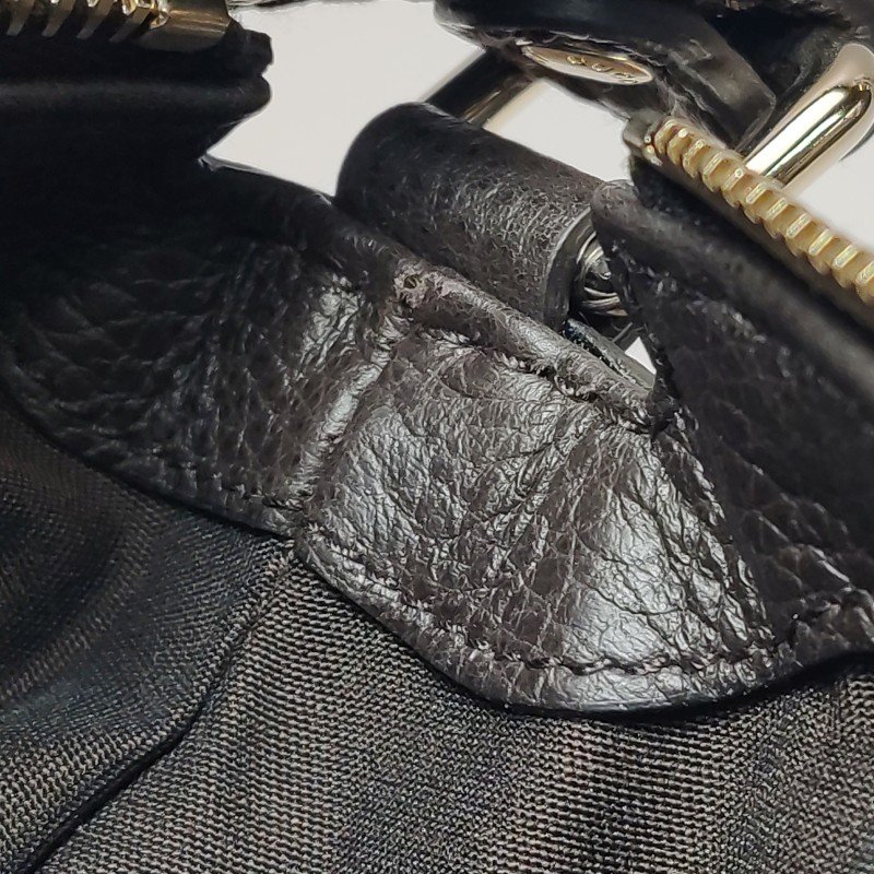 Gucci Sukey牛皮帆布雙G老花雙G吊飾單肩包-10