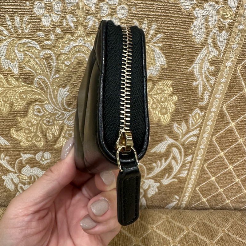 Chanel 黑羊皮霧金釦大菱格19ㄇ拉零錢卡包AP0949-2