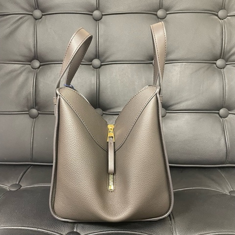 羅意威/Loewe 手袋  柔軟粒面牛皮革 14.4*19.5*20.8