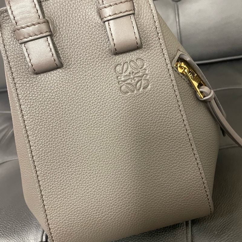 羅意威/Loewe 手袋  柔軟粒面牛皮革 14.4*19.5*20.8-4