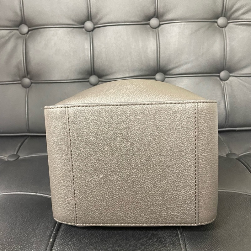 羅意威/Loewe 手袋  柔軟粒面牛皮革 14.4*19.5*20.8-5
