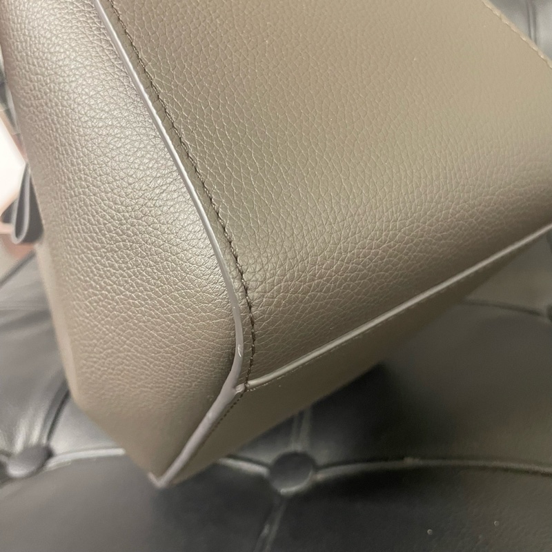 羅意威/Loewe 手袋  柔軟粒面牛皮革 14.4*19.5*20.8-6