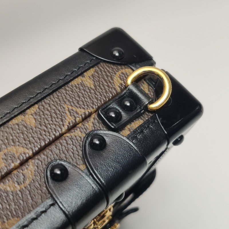 Louis Vuitton (LV) Petite Malle小盒子小號牛皮Monogram印花S-lock鎖扣斜挎包肩包-18