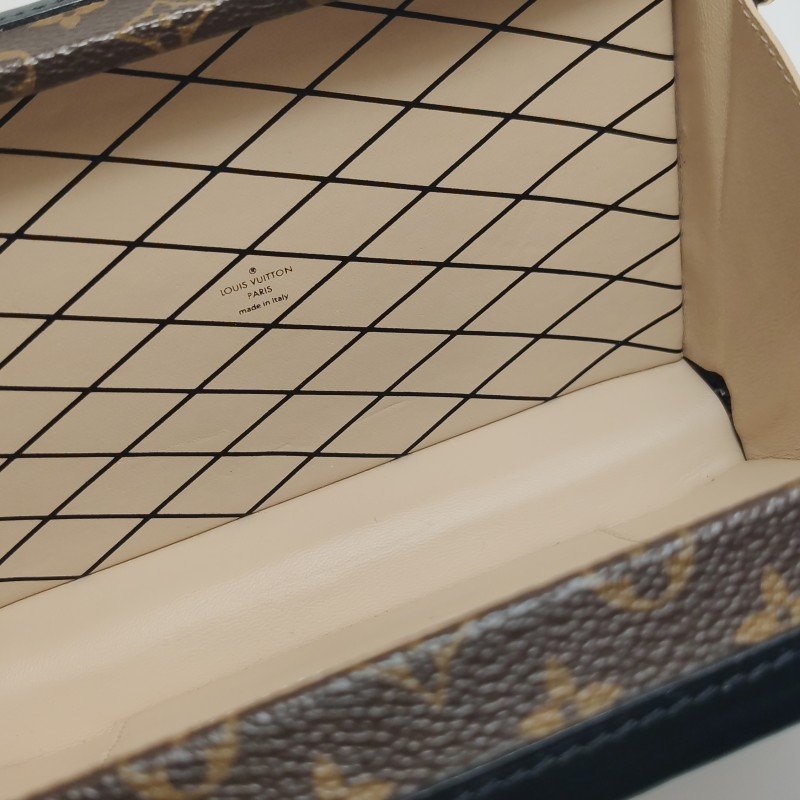 Louis Vuitton (LV) Petite Malle小盒子小號牛皮Monogram印花S-lock鎖扣斜挎包肩包-24