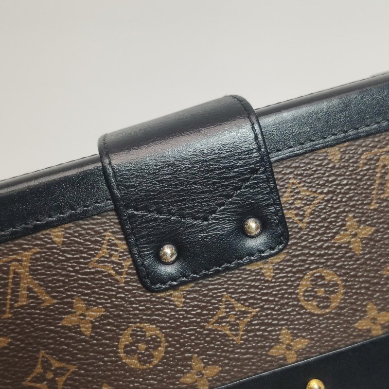 Louis Vuitton (LV) Petite Malle小盒子小號牛皮Monogram印花S-lock鎖扣斜挎包肩包-25