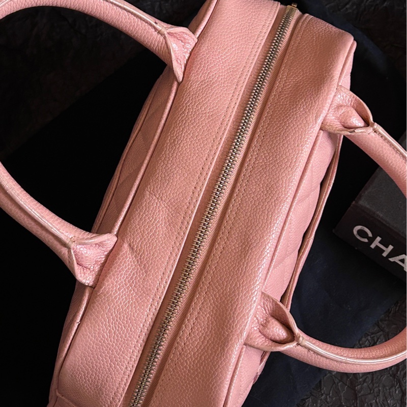 香奈兒/Chanel 粉色荔枝紋手提保齡球包小號 8開 27cm×15cm。-2