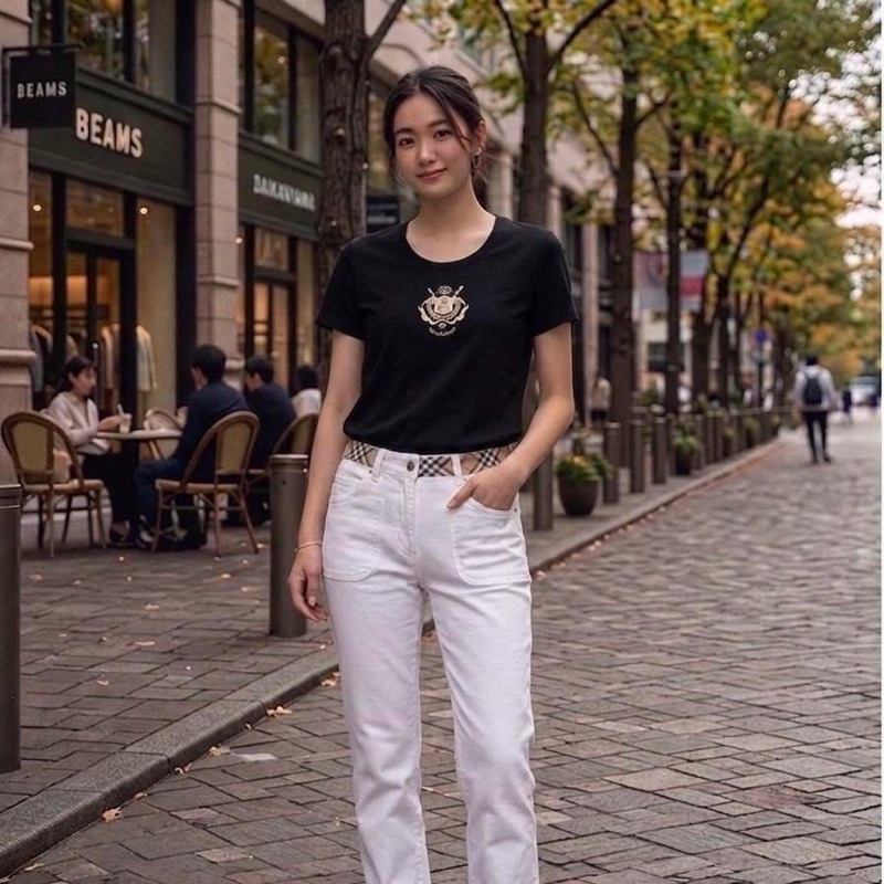 BURBERRY 倫敦 黑色金線刺繡徽章戰馬上衣-1