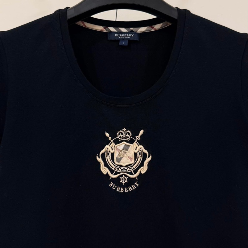 BURBERRY 倫敦 黑色金線刺繡徽章戰馬上衣-5