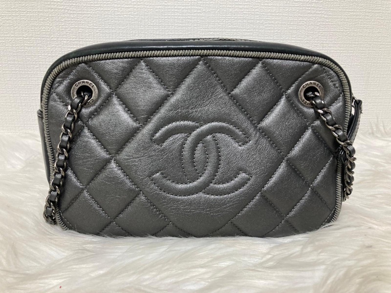 Chanel 黑銀相機包-1