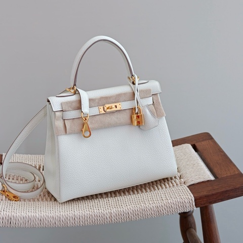 ✨Hermes 愛馬仕 Kelly25  蘑菇白 金扣內縫 togo皮 手提包斜背包 99新 B刻❤️正品保障