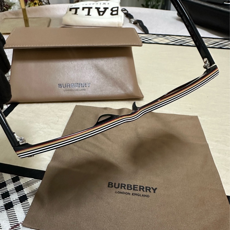 Burberry 經典層次墨鏡-4