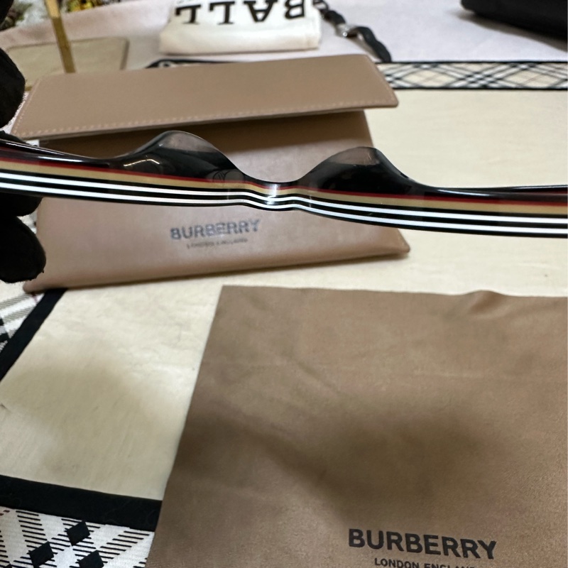Burberry 經典層次墨鏡-8