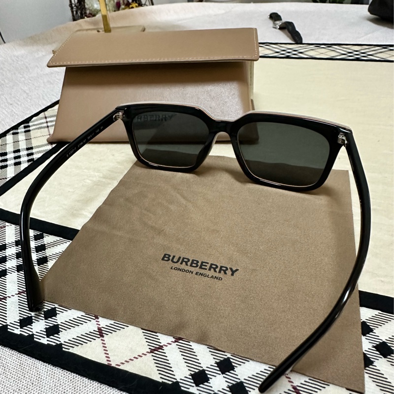 Burberry 經典層次墨鏡-14