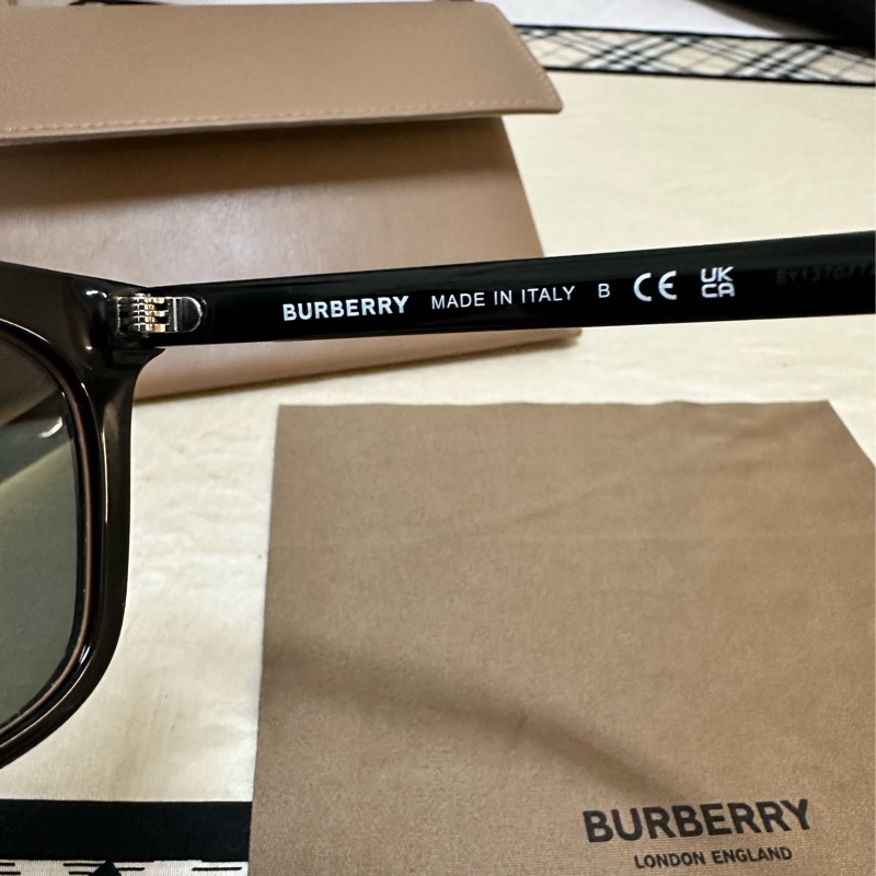 Burberry 經典層次墨鏡-15