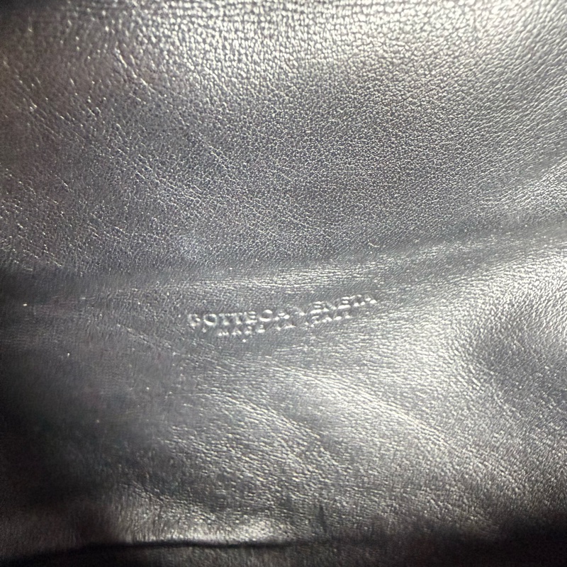 近新狀態良好  BOTTEGA VENETA (BV)Chain Pouch 黑色小羊皮雲朵包 胸口包-10