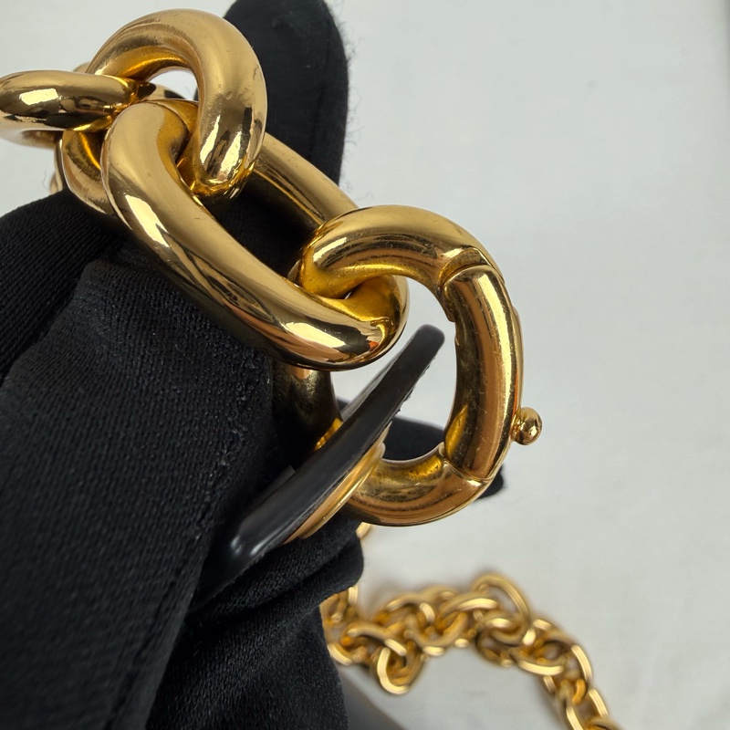 近新狀態良好  BOTTEGA VENETA (BV)Chain Pouch 黑色小羊皮雲朵包 胸口包-12