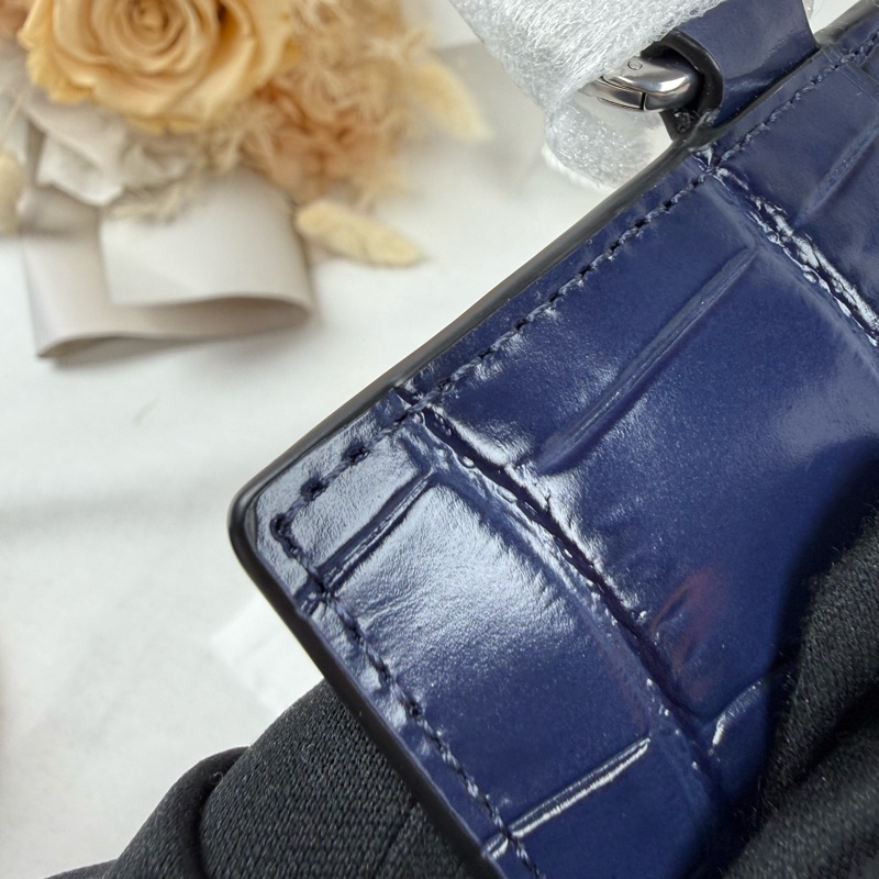 全新品 狀態良好 COACH 深藍色 牛皮卡夾零錢包  男女適用-5