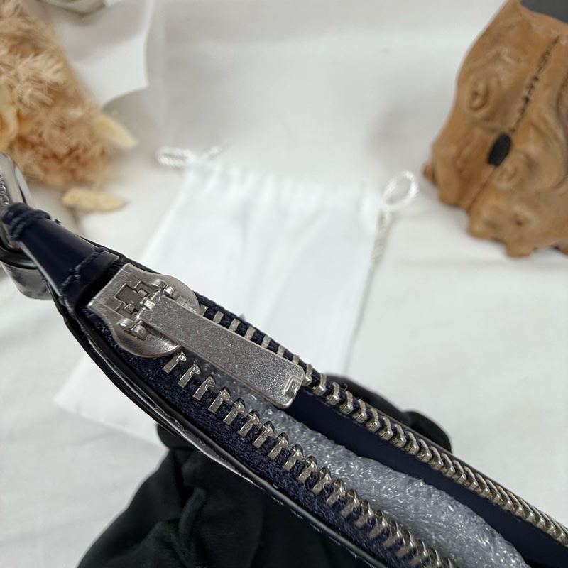 全新品 狀態良好 COACH 深藍色 牛皮卡夾零錢包  男女適用-14