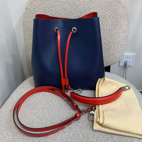 Louis Vuitton 路易威登 水波紋藍拼紅水桶 底長25  芯片➕編碼 附件：塵袋