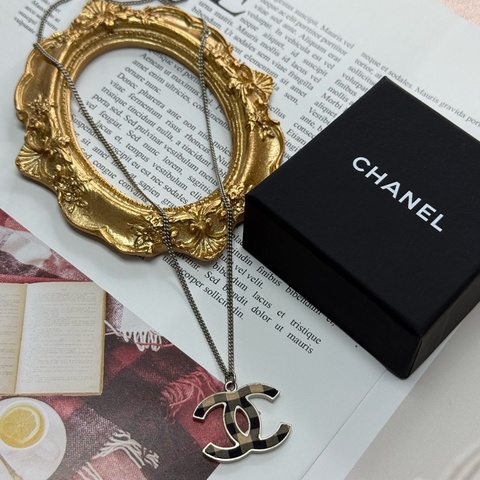 Chanel 2011年渡假系列 格紋雙C LOGO 銀色頸鏈