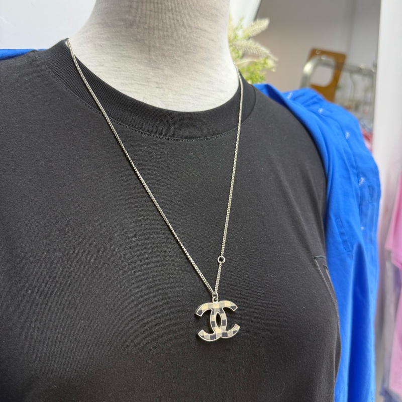 Chanel 2011年渡假系列 格紋雙C LOGO 銀色頸鏈-4