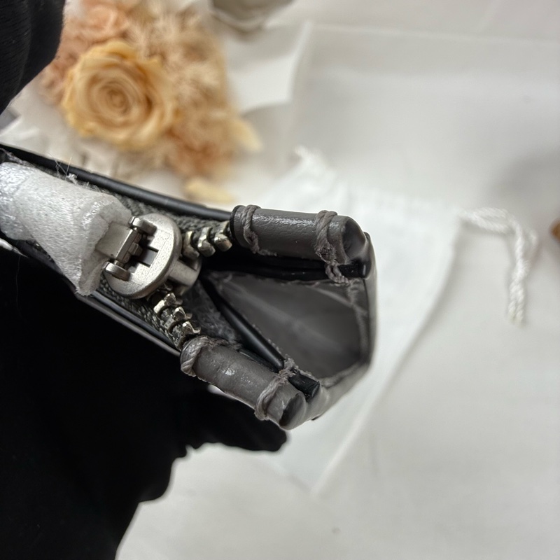 全新品 狀態良好 COACH 灰色 牛皮卡夾零錢包  男女適用-8