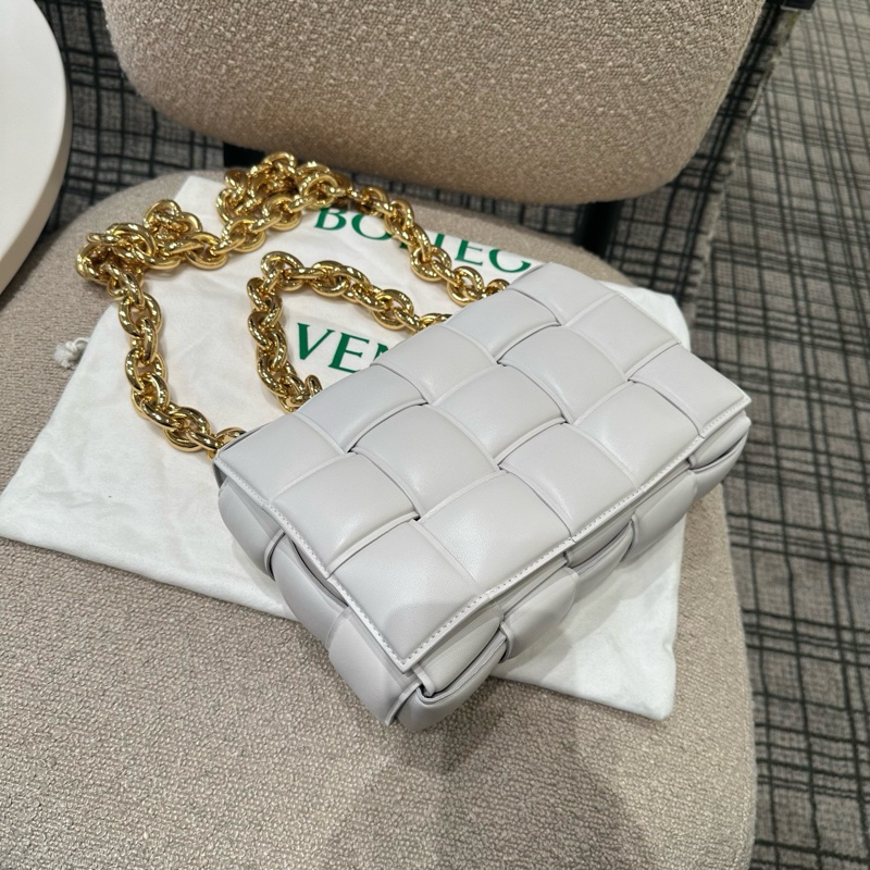 Bottega Veneta葆蝶家 十五格枕頭包 白金 附件：塵袋-0