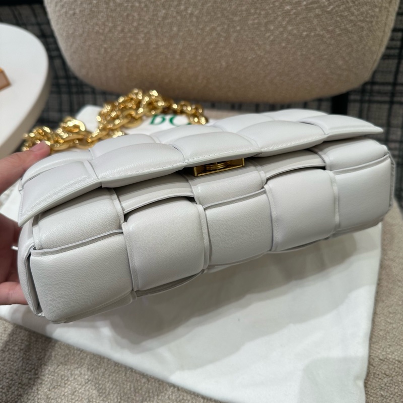 Bottega Veneta葆蝶家 十五格枕頭包 白金 附件：塵袋-1