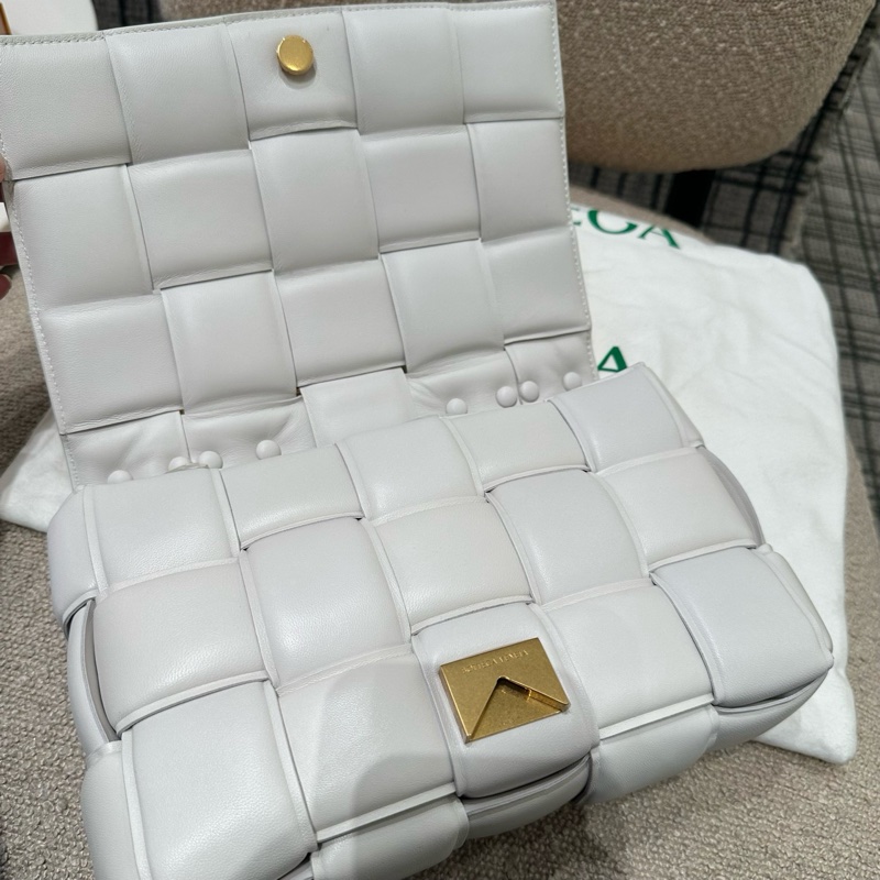 Bottega Veneta葆蝶家 十五格枕頭包 白金 附件：塵袋-3