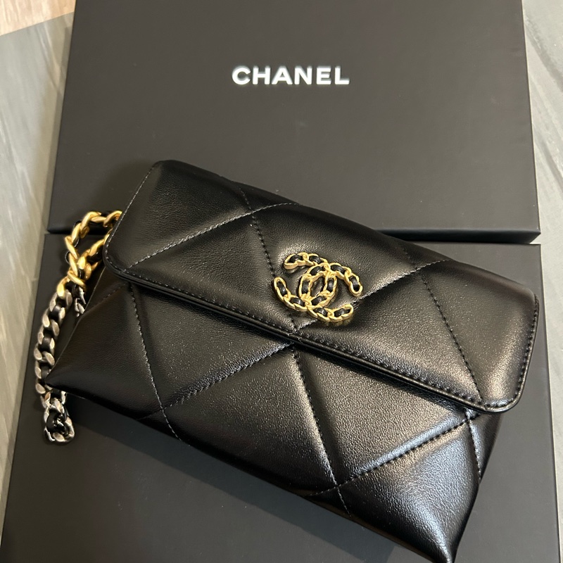 香奈兒CHANEL19系列全新手拿包《手機可放》-0