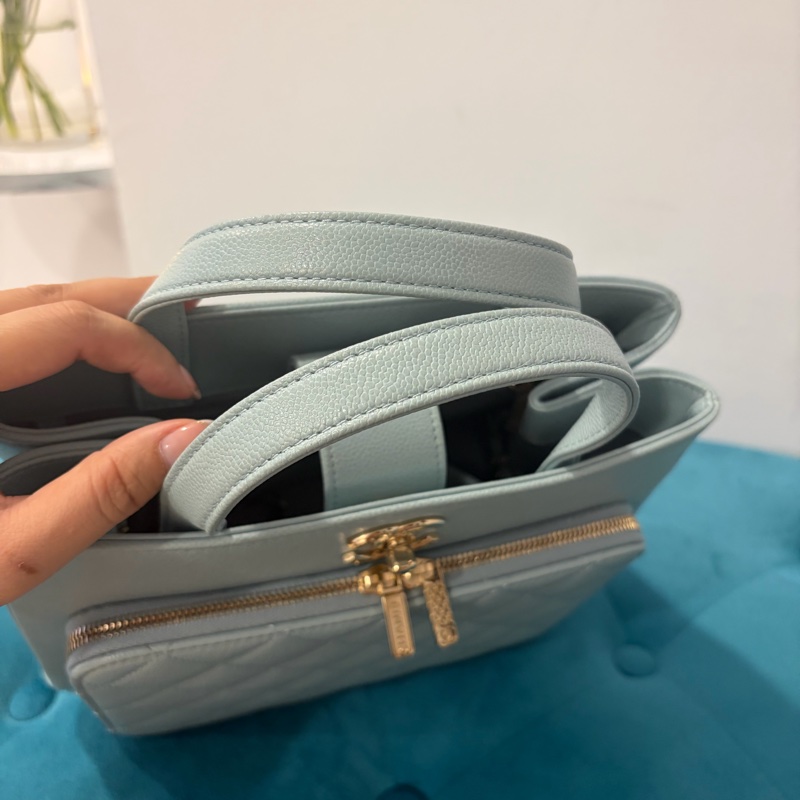 CHANEL 香奈兒 寶寶藍色 荔枝紋牛皮 Business Affinity 兩用包 A93750 手提肩背側背 超實用 夾層多容量又大-23