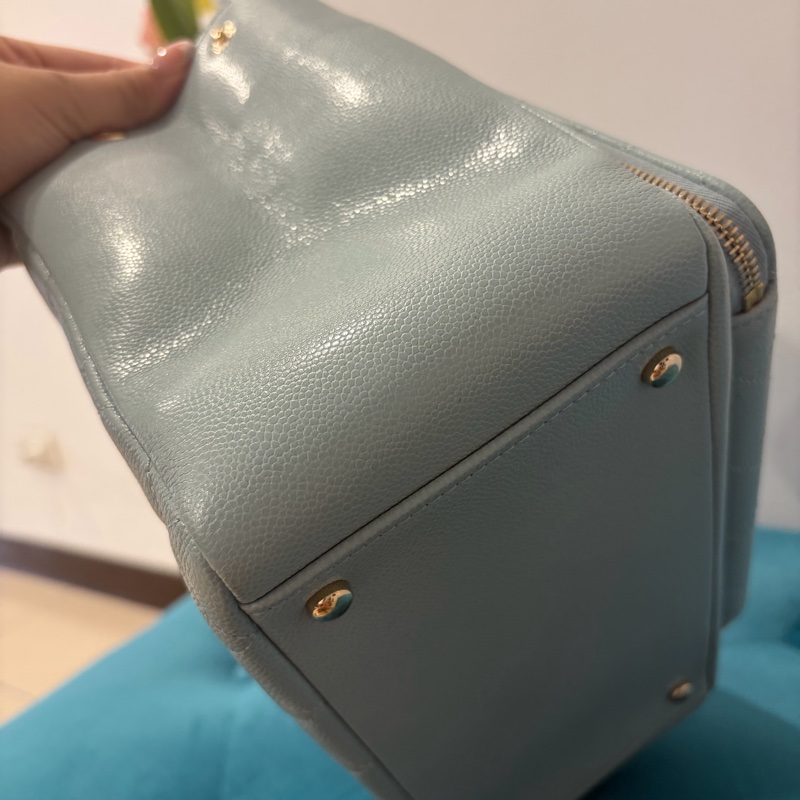 CHANEL 香奈兒 寶寶藍色 荔枝紋牛皮 Business Affinity 兩用包 A93750 手提肩背側背 超實用 夾層多容量又大-30