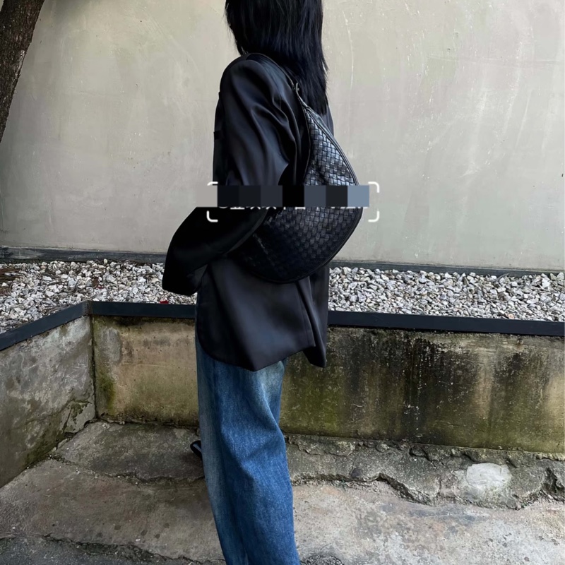 Bottega Veneta葆蝶家 黑色編織單肩包-6