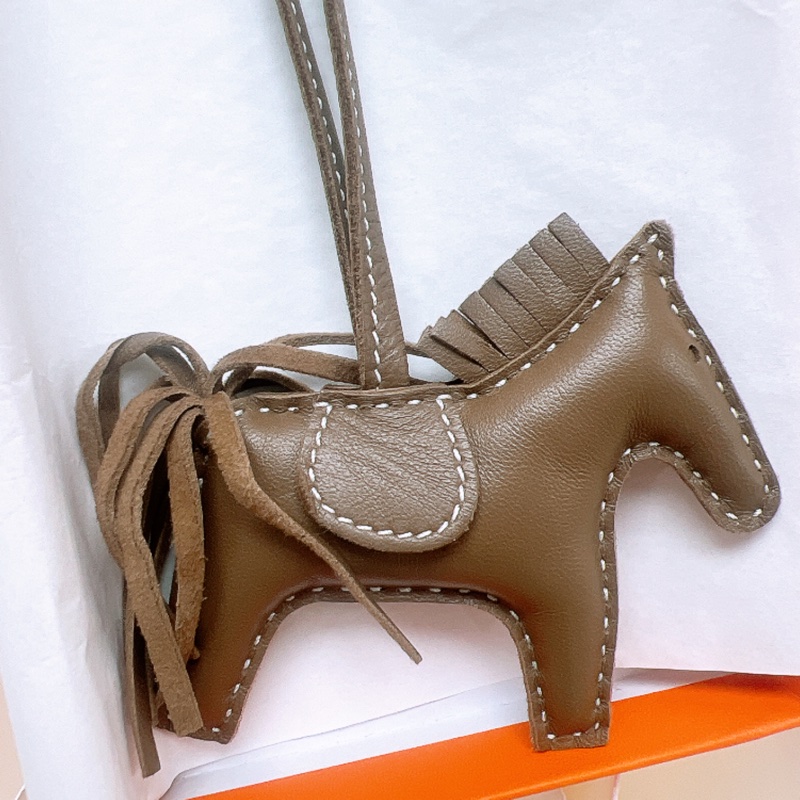 Hermes rodeo pm 大象灰小馬掛飾-1