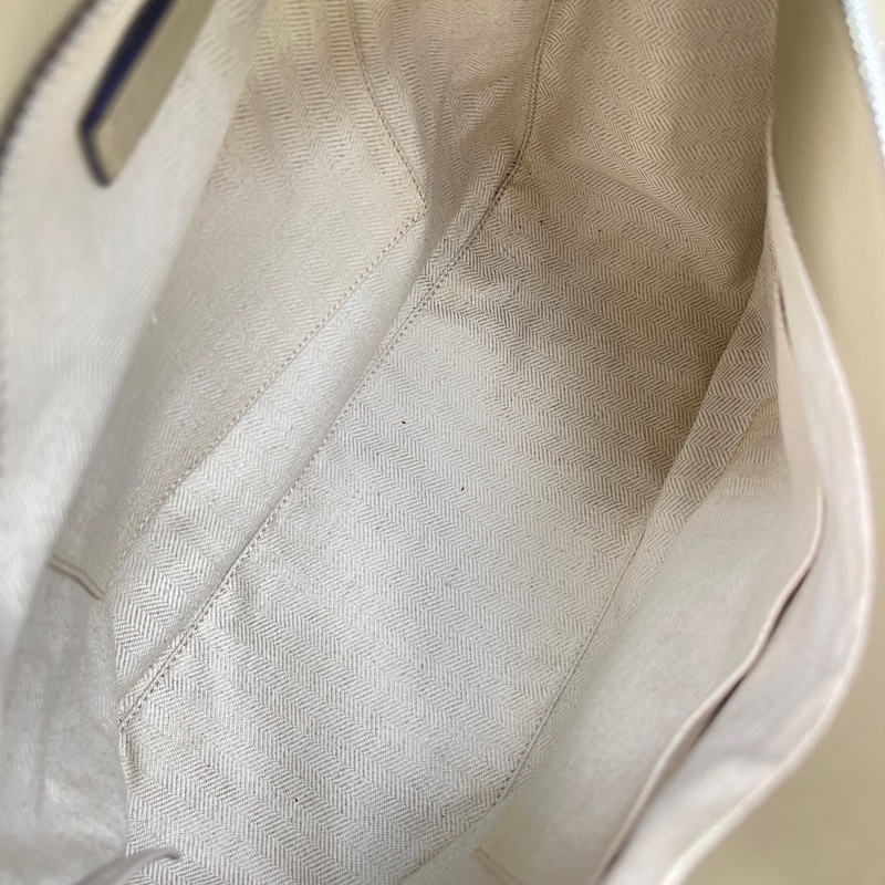 LOEWE. 羅意威 puzzle小號  底24-8