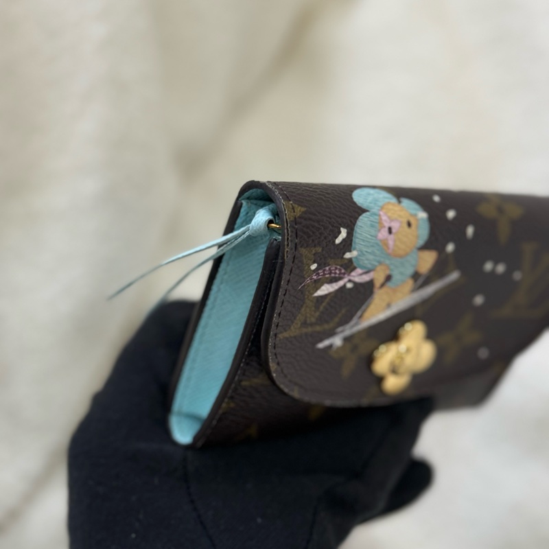 LV聖誕 Vivienne 系列 短夾零錢包✨最新晶片款-4