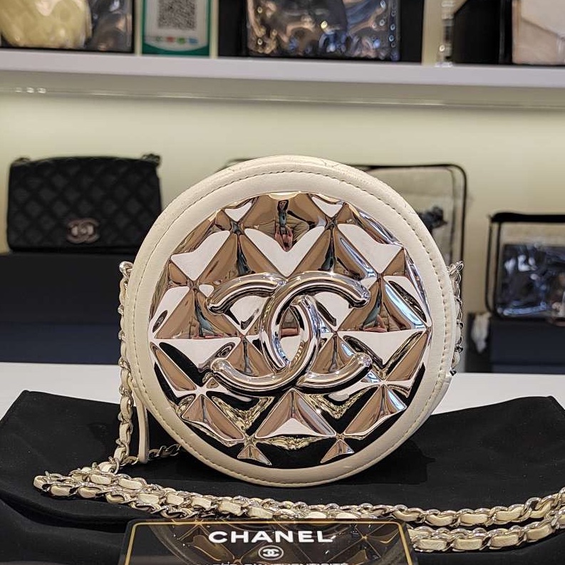 Chanel香奈兒21K鏡面招財銀圓餅鏈條包-0