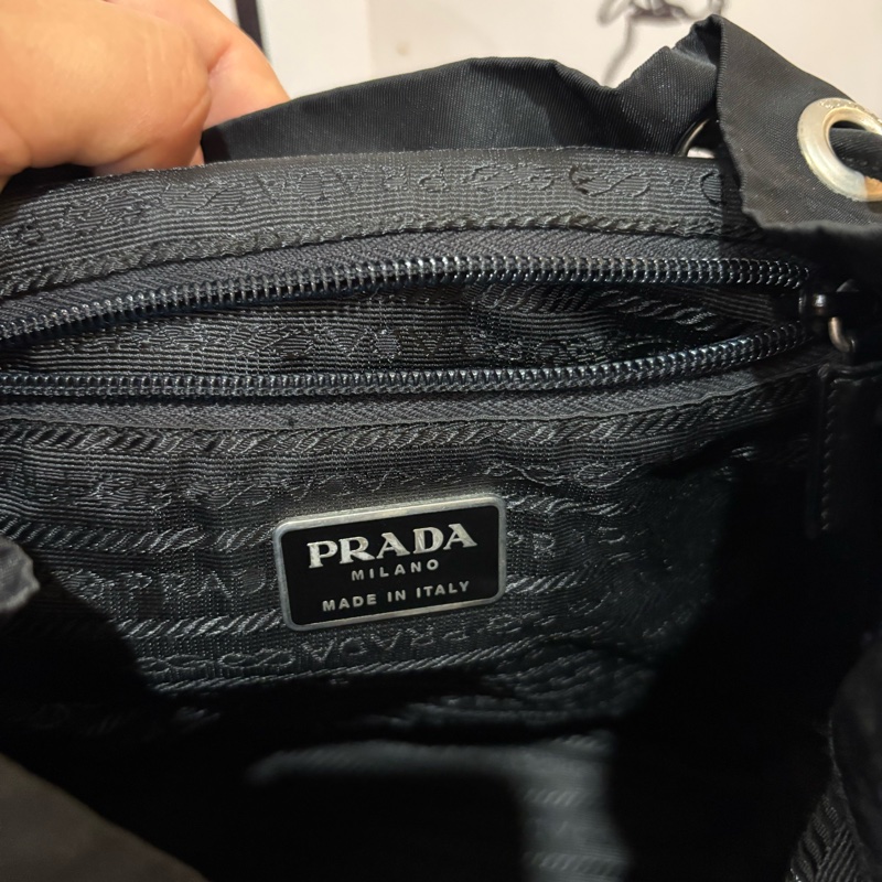 Prada 黑色尼龍後背包-9