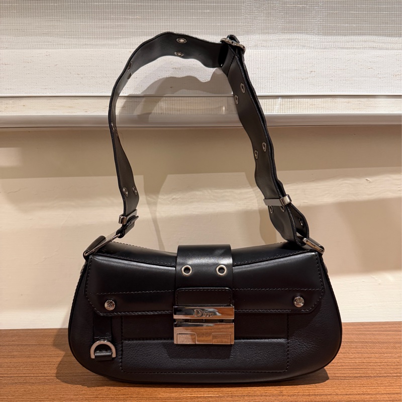 Dior 黑銀扣皮革釦眼寬背帶肩背包-6