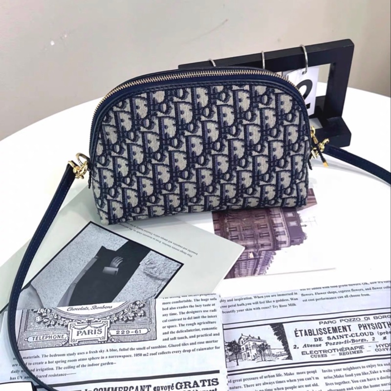 Dior · 經典刺繡老花斜背包-2