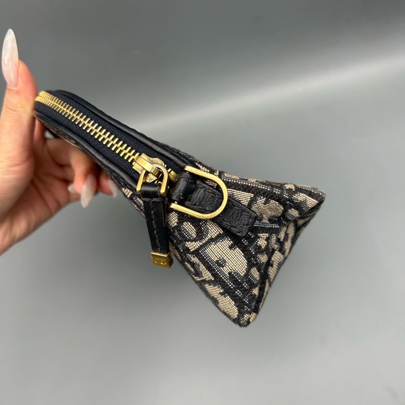 Dior · 經典刺繡老花斜背包-6