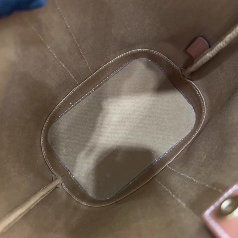 經典熱賣款💯Celine賽琳凱旋門老花焦糖色拼皮水桶包單肩斜挎包-9