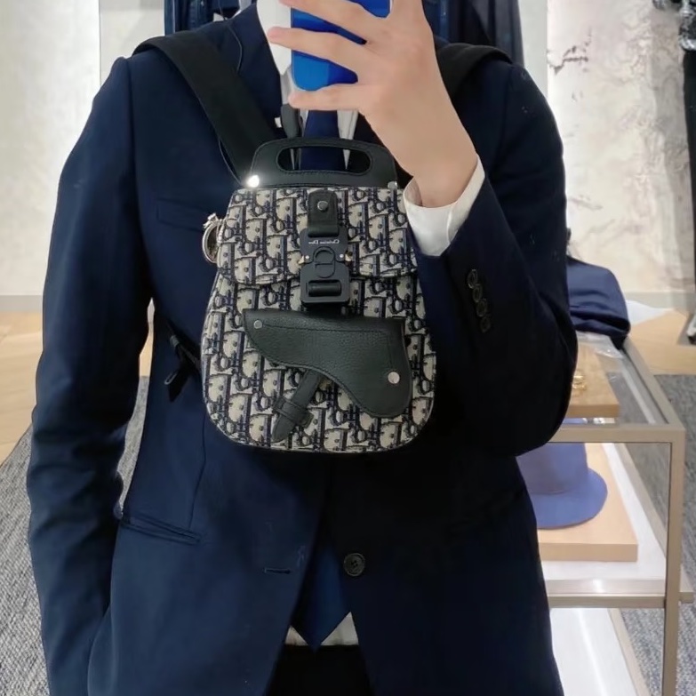 垂直入坑😍限時超低價✨Dior迪奧oblique刺繡老花迷你翻蓋馬鞍後背包雙肩包-2
