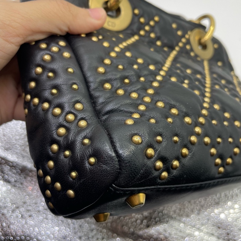Dior • Lady Dior 經典黑金牛皮卯釘三格戴妃-13