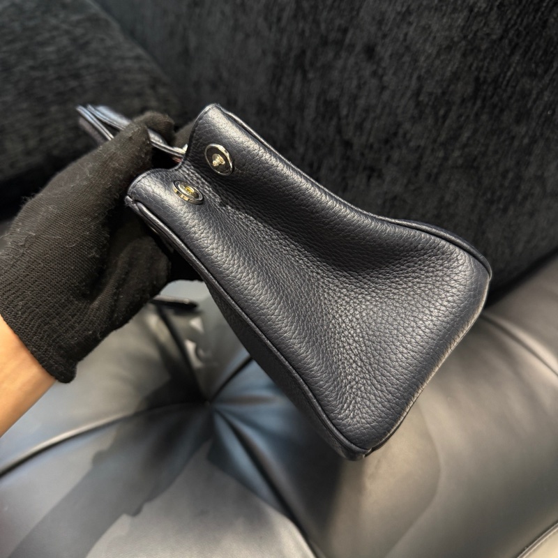 Dior • 經典黑金荔枝牛皮Vip斜背包 🈶原廠肩帶-9