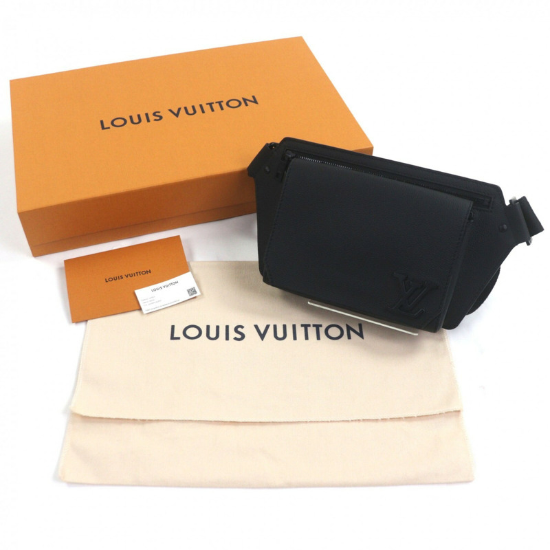 路易威登 M57081 黑色皮革 LV Aerogram Takeoff 斜背包，附原廠盒和防塵袋，法國製造，男士款-1