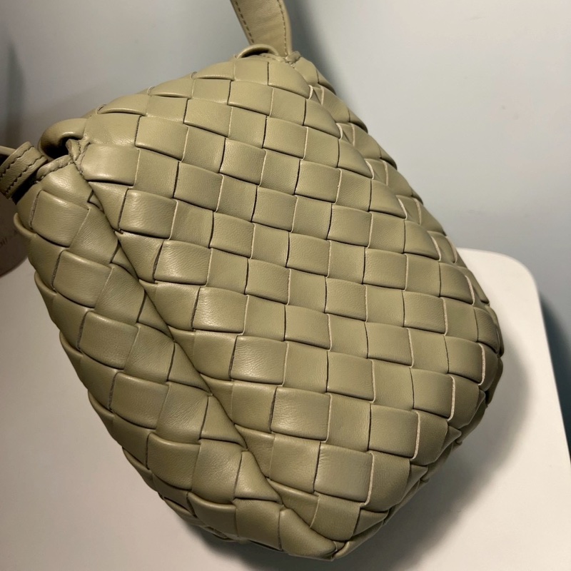 Bottega Veneta Mini Cobble 小羊皮 經典BV編織包-7