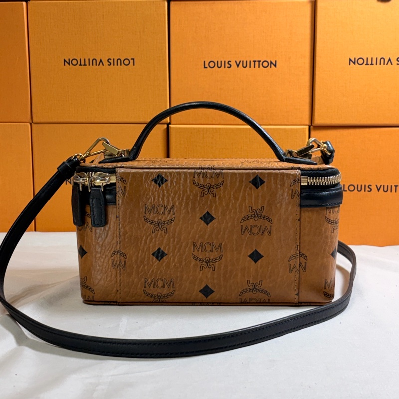 ‼️全台最甜 MCM 經典老花 肩背/斜背包 化妝箱 手提包-3